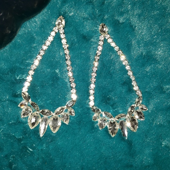 Earrings - Picture 2 of 3